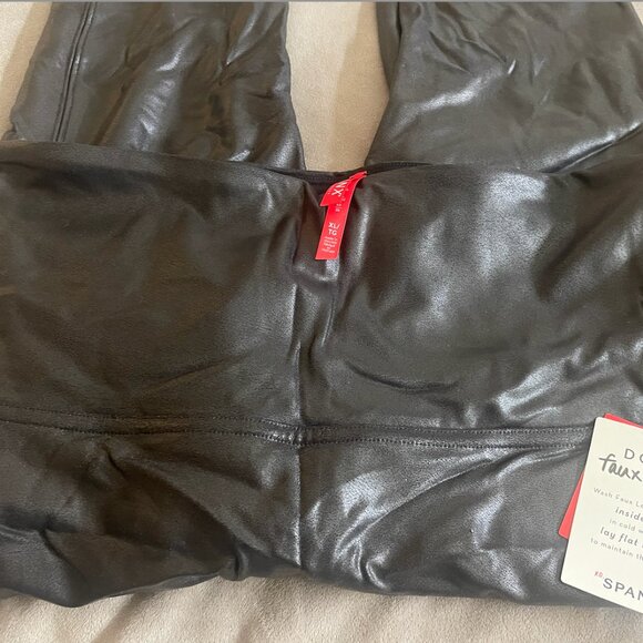 Faux Leather Leggings - Picture 3 of 6